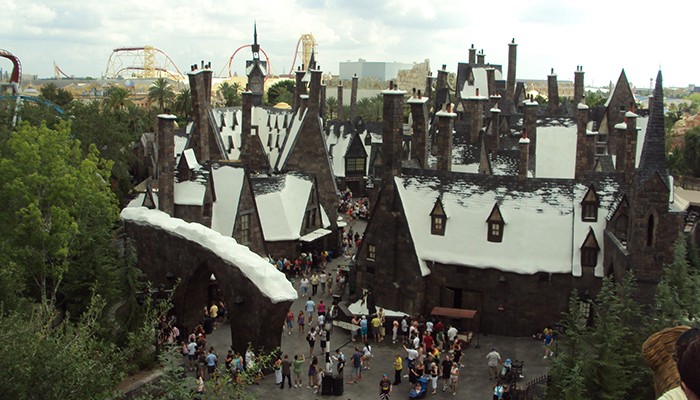 O cenário de Hogsmeade em Orlando (Foto: Wikimedia Commons)