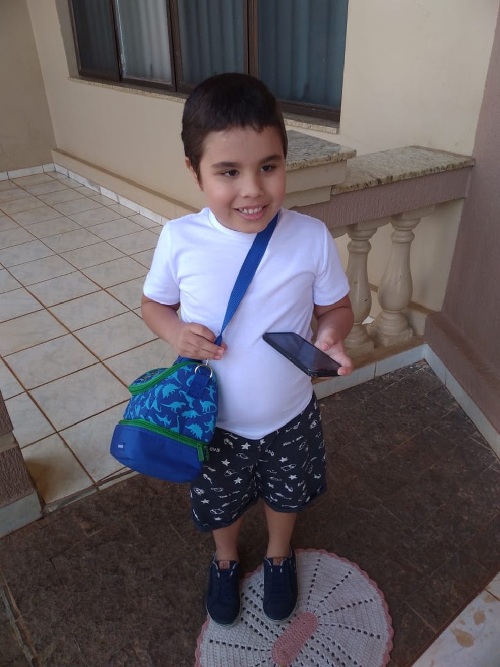 Khaleo pronto para a escola.  — Foto: Cedida