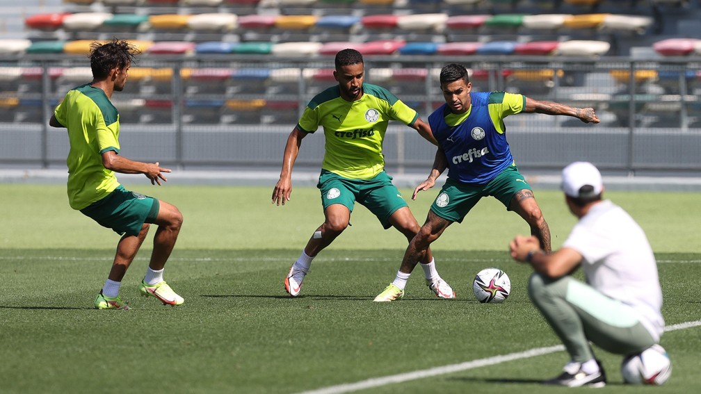 Jorge e Dudu em treino do Palmeiras em Abu Dhabi — Foto: Fabio Menotti / Ag Palmeiras