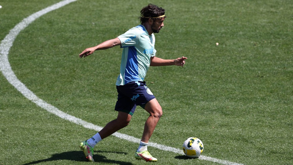 Gustavo Scarpa em treino do Palmeiras na Academia de Futebol — Foto: Cesar Greco/Palmeiras