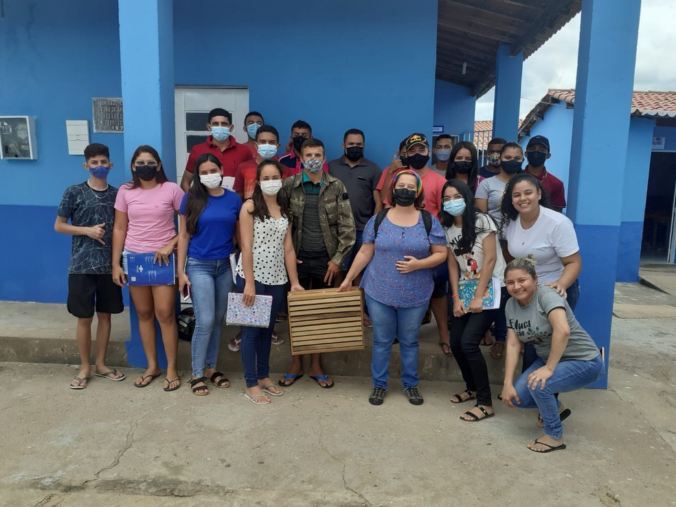 Grupo realiza curso de apicultura para jovens em Patos do Piauí — Foto: Arquivo Pessoal