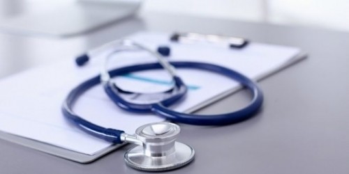 Secretaria de Saúde abre processo seletivo para contratar médicos em Divinópolis; veja salários e especialidades 