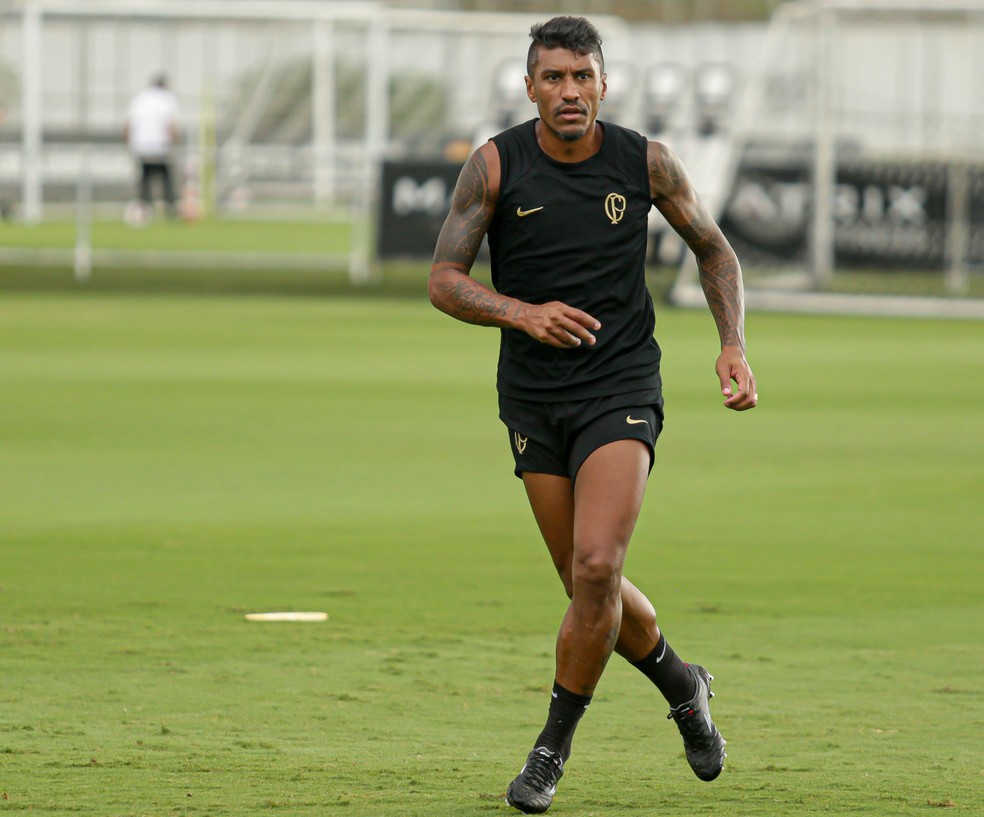 Paulinho pode voltar a ser titular do Corinthians depois de 315 dias