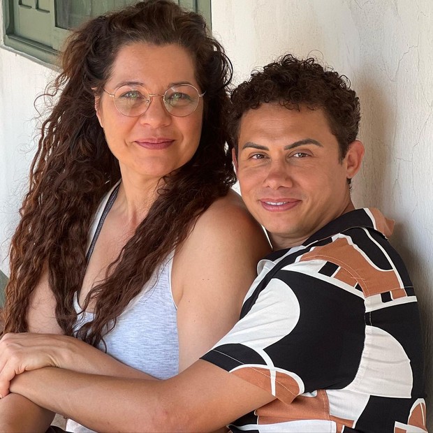 Silvero Pereira e Isabel Teixeira (Foto: Reprodução/Instagram)