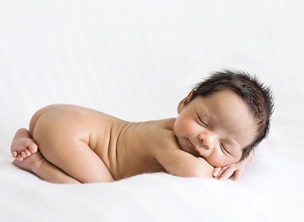 Sorriso; recém-nascido; bebê; newborn; sono; dormindo (Foto: Thinkstock)