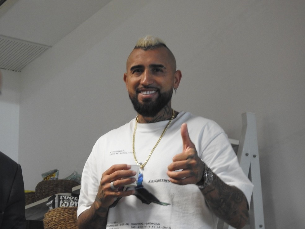 Vidal no camarote do Maracan&atilde; &mdash; Foto: Fred Gomes/ge