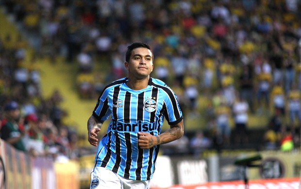 Bob Faria elogia autor de primeiro gol do Grêmio: Imaturo, mas tem talento