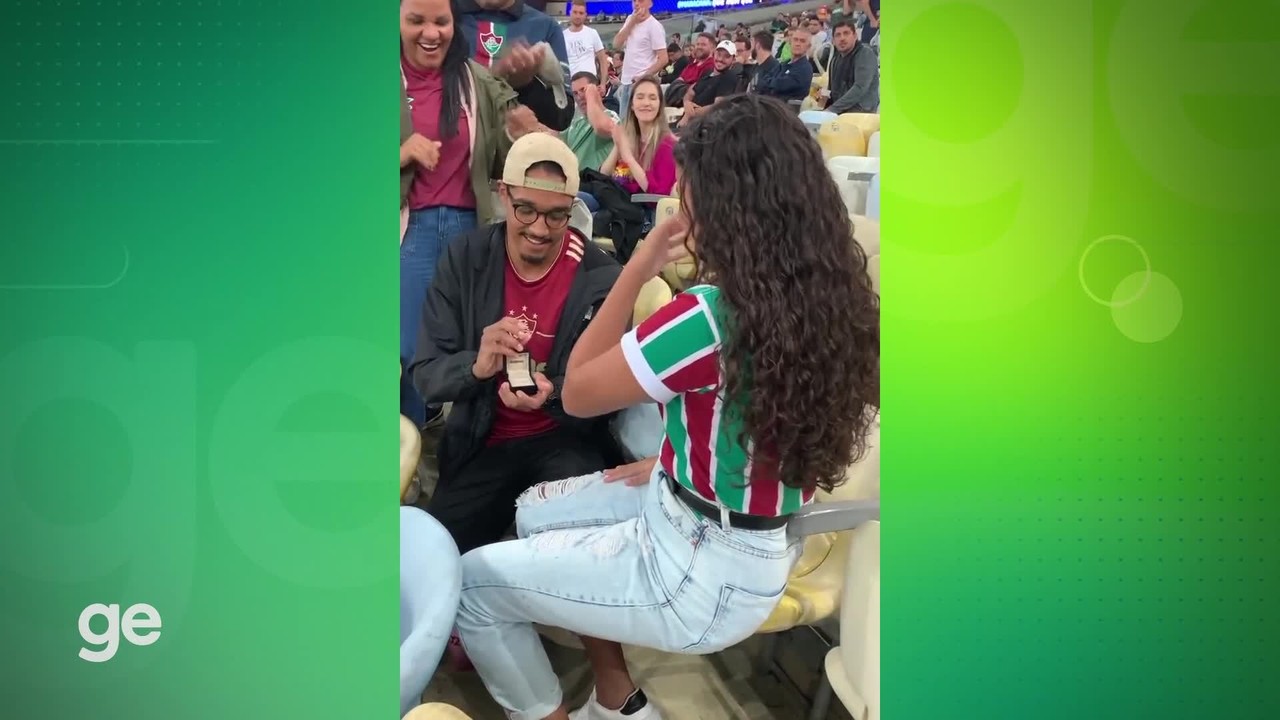 Torcedora aceita pedido de casamento na vitória do Fluminense sobre o Avaí