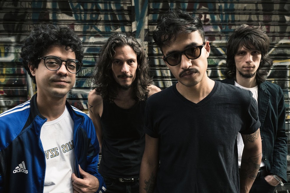 O quarteto baiano Vivendo do Ócio lança em fevereiro o primeiro álbum em cinco anos — Foto: David Campbell / Divulgação