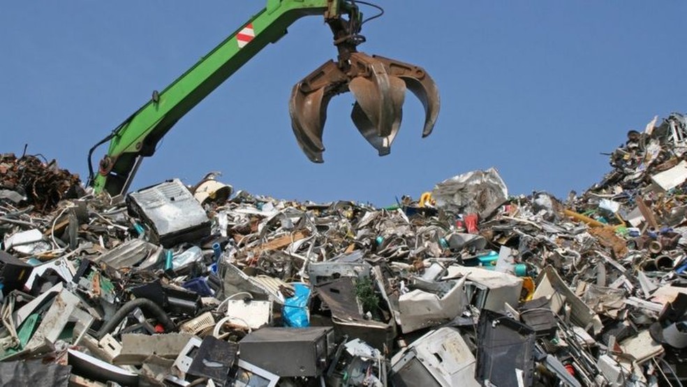 Apenas 20% do lixo eletrônico do mundo é reciclado — Foto: Getty Images via BBC