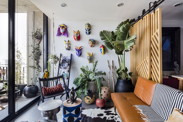Apartamento no México encanta com explosão de cores e muitas plantas (Foto: Divulgação)