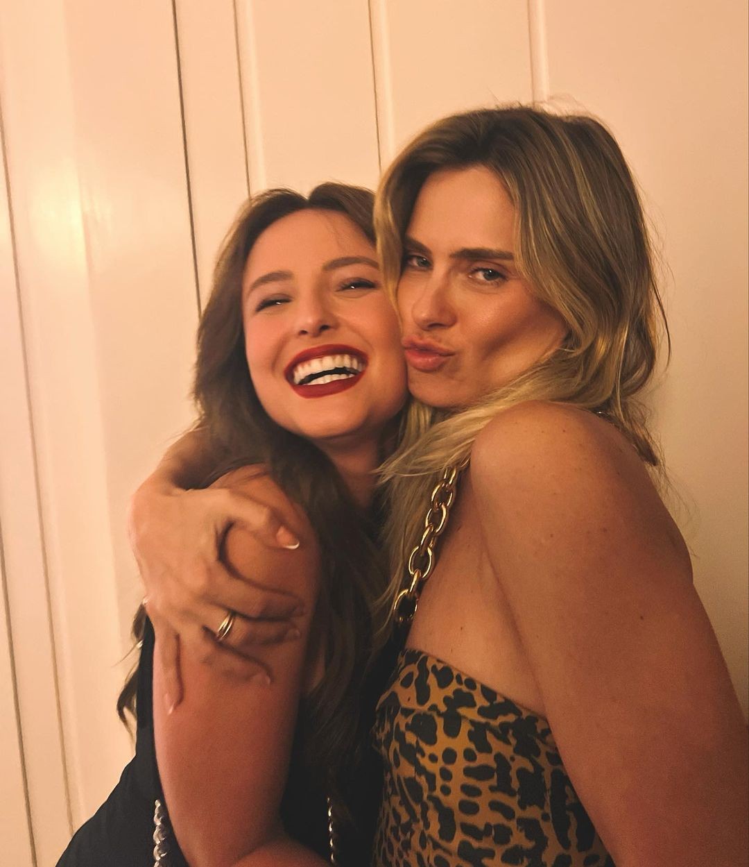 Larissa Manoela e Carolina Dieckmann trocam elogios em festa (Foto: Reprodução/Instagram)
