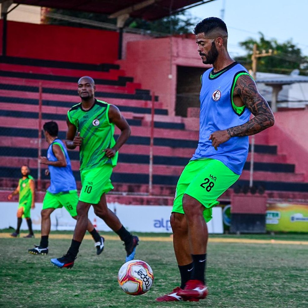 Weverson chegou ao Campinense na última semana e já estreou contra o Floresta nesse domingo — Foto: Samy Oliveira / Campinense