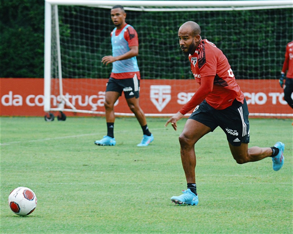 Patrick em treino do São Paulo, anterior à lesão — Foto: Divulgação