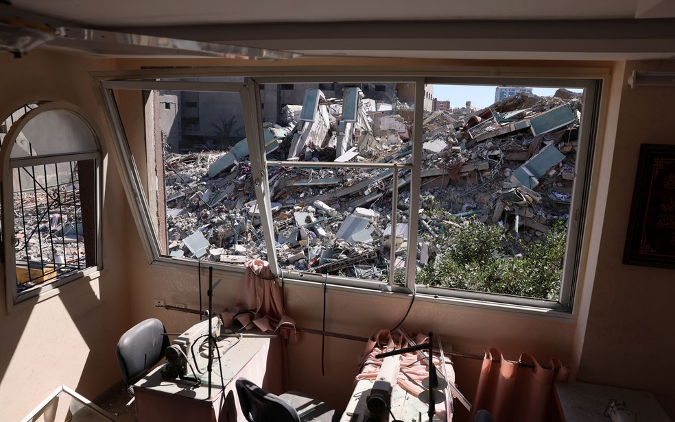 Prédio da AP e Al Jazeera destruído após ataque de Israel — Foto: Mohammed Salem/Reuters