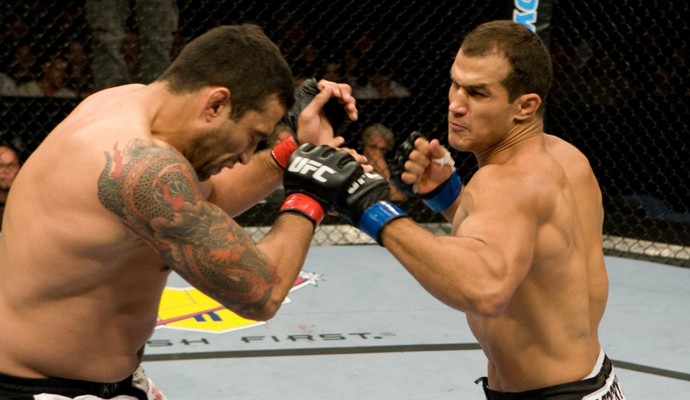 Junior Cigano Fabricio Werdum UFC 90 (Foto: Getty Images)