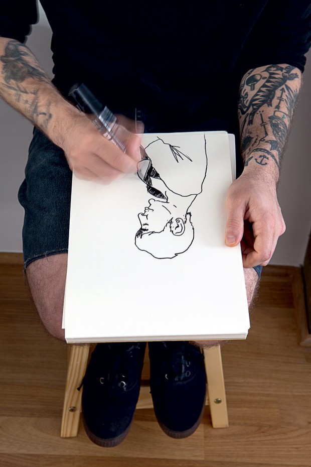 Fabrizio está sempre desenhando e, claro, Helena é sua musa inspiradora de todas as horas (Foto: Lufe Gomes/Life by Lufe)