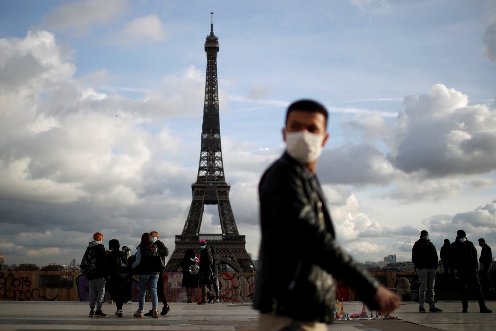 Vista da Torre Eiffel da praça do Trocadero, em Paris, em 22 de janeiro de 2021 — Foto: Gonzalo Fuentes/Reuters