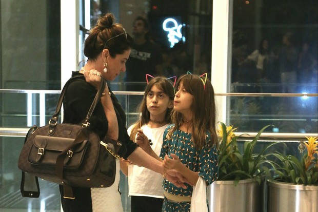 Giovanna Antonelli com as filhas (Foto: Jose Humberto / AgNews)