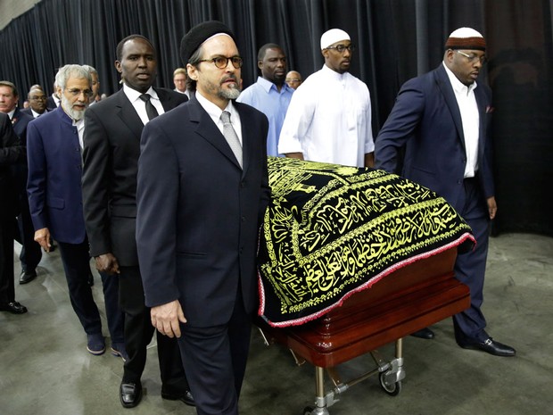 Caixão de Muhammad Ali em seu funeral em Louisville  (Foto: David Goldman/AP)