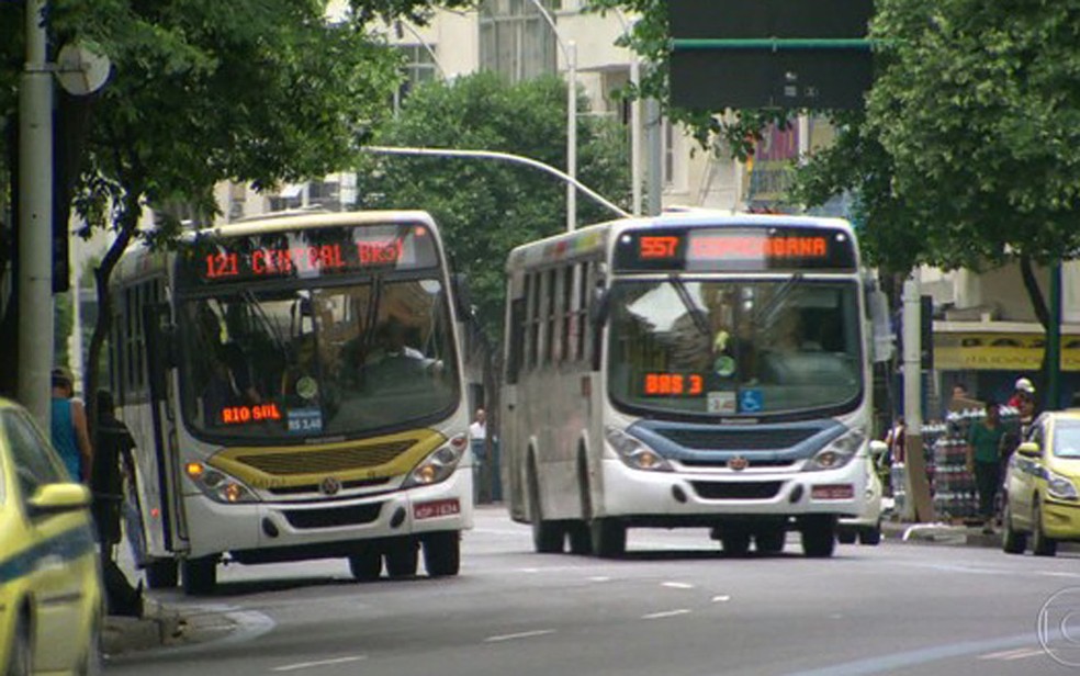 Ônibus nas ruas do Rio de Janeiro (Foto: Reprodução/TV Globo)