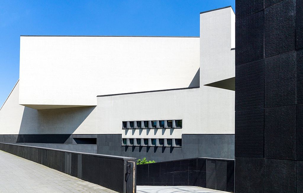 Italy. Lombardy. Milan. Modern Architectures Of The Arcinboldi Theater In The Balocco Quarter. (Photo by: Giuseppe Masci/AGF/Universal Images Group via Getty Images) (Foto: Universal Images Group via Getty)