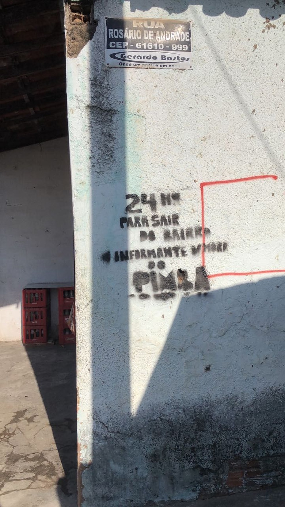 Moradores da regiÃ£o estÃ£o deixando as prÃ³prias casas por medo da violÃªncia. â Foto: Paulo Sadat