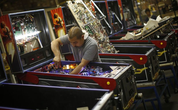 G1 - Empresa dos EUA produz 10 mil máquinas de pinball por ano