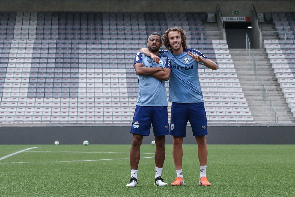 Galhardo substitui Léo Moura nesta quarta — Foto: Lucas Uebel/Grêmio