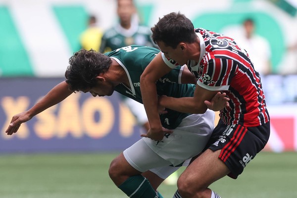 Ganhar os duelos nas bolas divididas é fundamental em um clássico entre São Paulo e Palmeiras (Foto: Cesar Greco (Palmeiras))