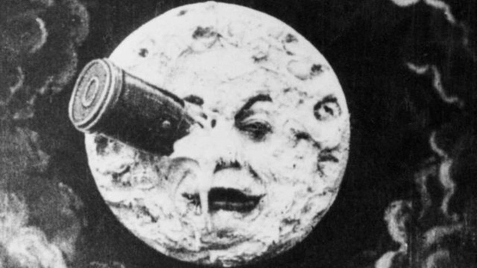 No filme 'Viagem à Lua', de George Melies, de 1902, astrônomos fazem uma visita ao satélite, que já está povoado, mas não se instalam por lá — Foto: GETTY IMAGES via BBC