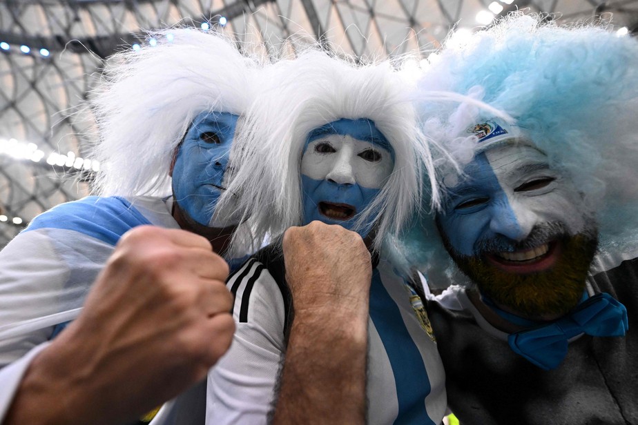 No estádio Lusail, palco da final, torcedores argentinos incentivaram sua equipe na decisão