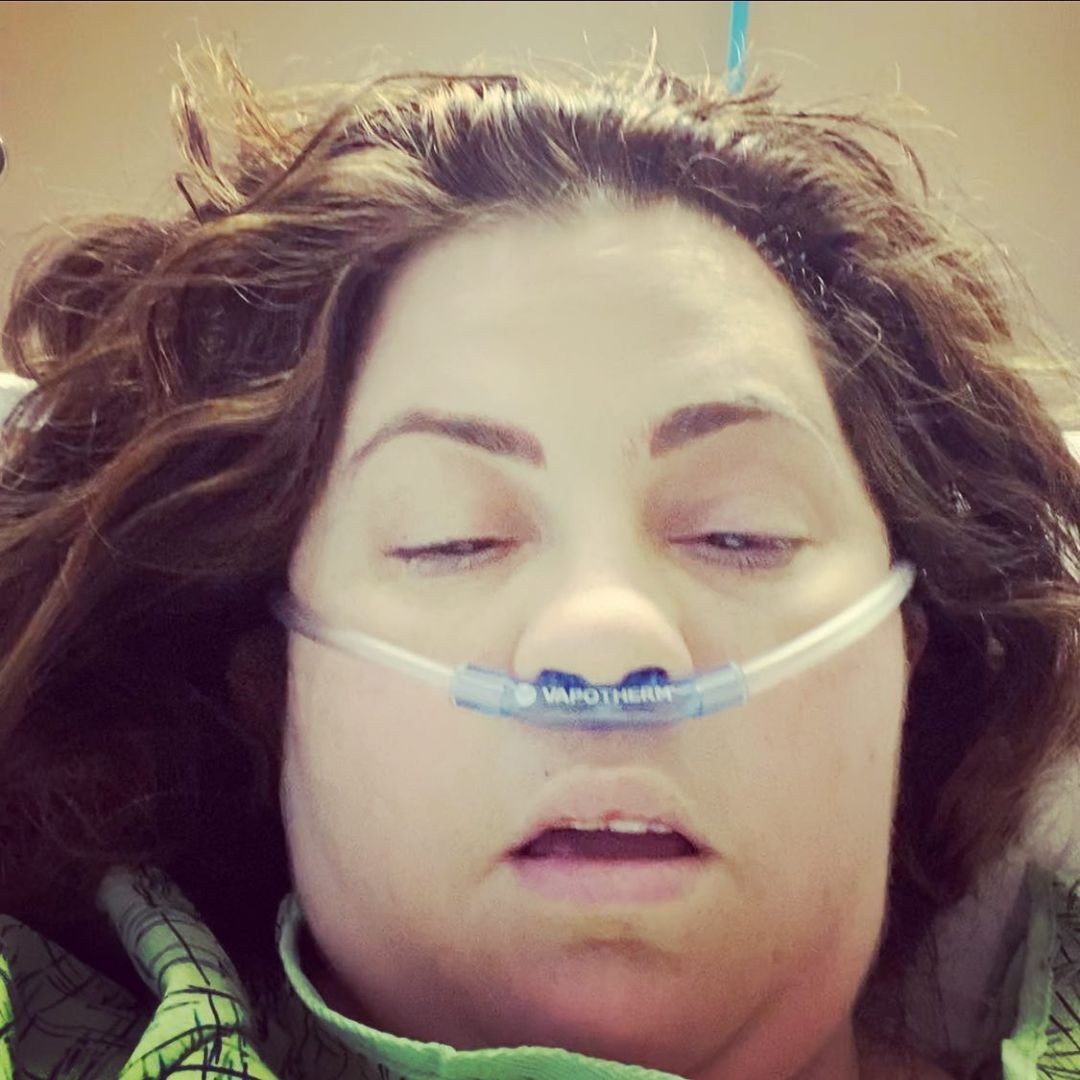 Mandy Teefey, a mãe de Selena Gomez, no hospital (Foto: reprodução instagram)