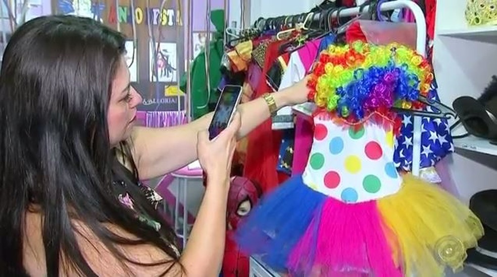 Semsur abre cadastro para comércio informal de artigos carnavalescos em Natal — Foto: Reprodução/TV TEM