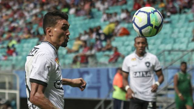 Kieza marcou seu 24º gol na Fonte Nova
