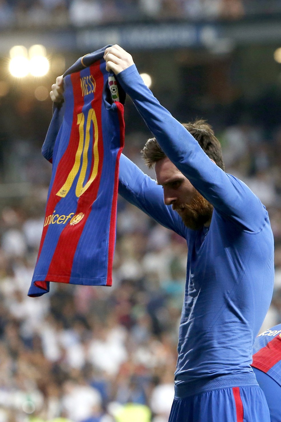 Comemoração de Messi entrou para a história do clássico — Foto: EFE