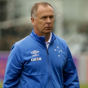 Análise: Mano traz novas qualidades para o Cruzeiro, mas erros persistem