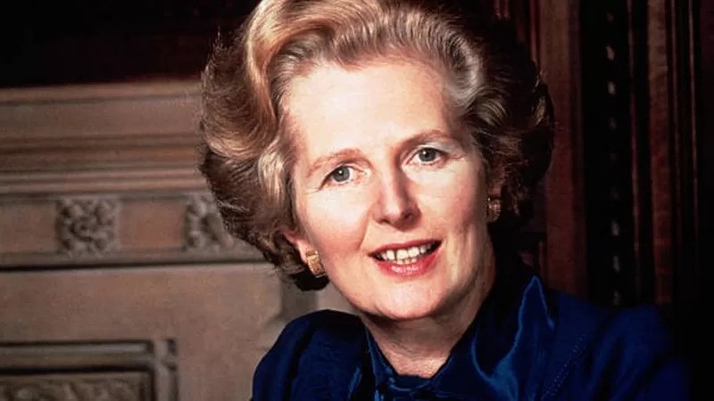 O governo de Margaret Thatcher no Reino Unido impulsionou várias políticas que foram defendidas pelos neoliberais (Foto: Getty Images via BBC News Brasil)