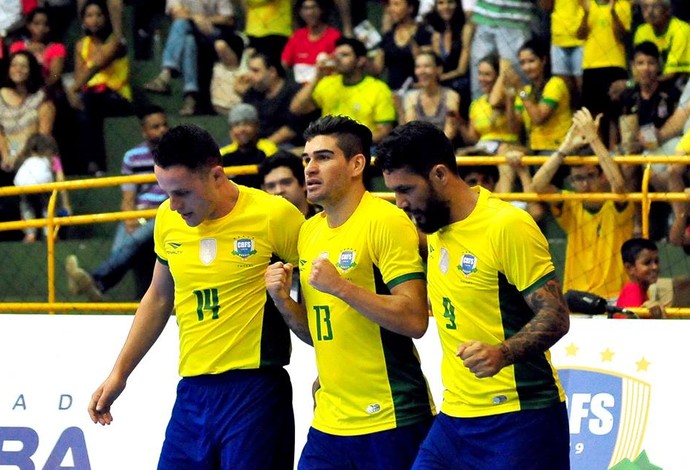 Falcão se despede da Seleção Brasileira de Futsal com mais de 400 gols e  apontado como o maior de todos os tempos