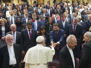 Prefeitos brasileiros vão a encontro sobre desenvolvimento no Vaticano | Mundo | G1
