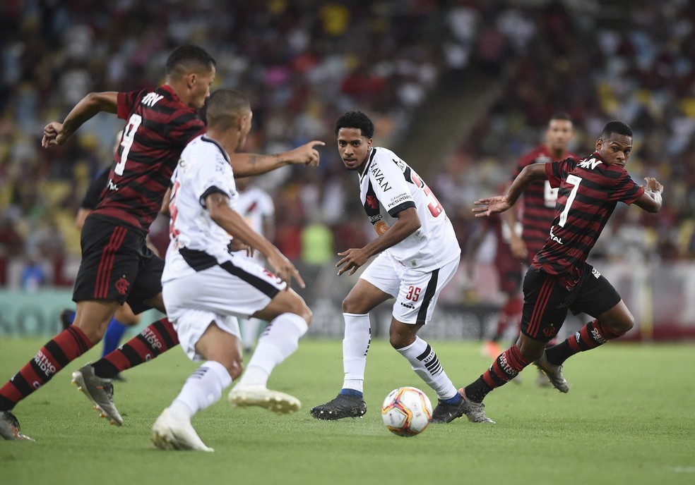 Flamengo vence o Vasco no Maracan&atilde; &mdash; Foto: Andre Dur&atilde;o