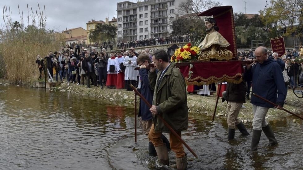 Seca: Agricultores catalães retomam ritual religioso depois de 150 anos para atrair chuva