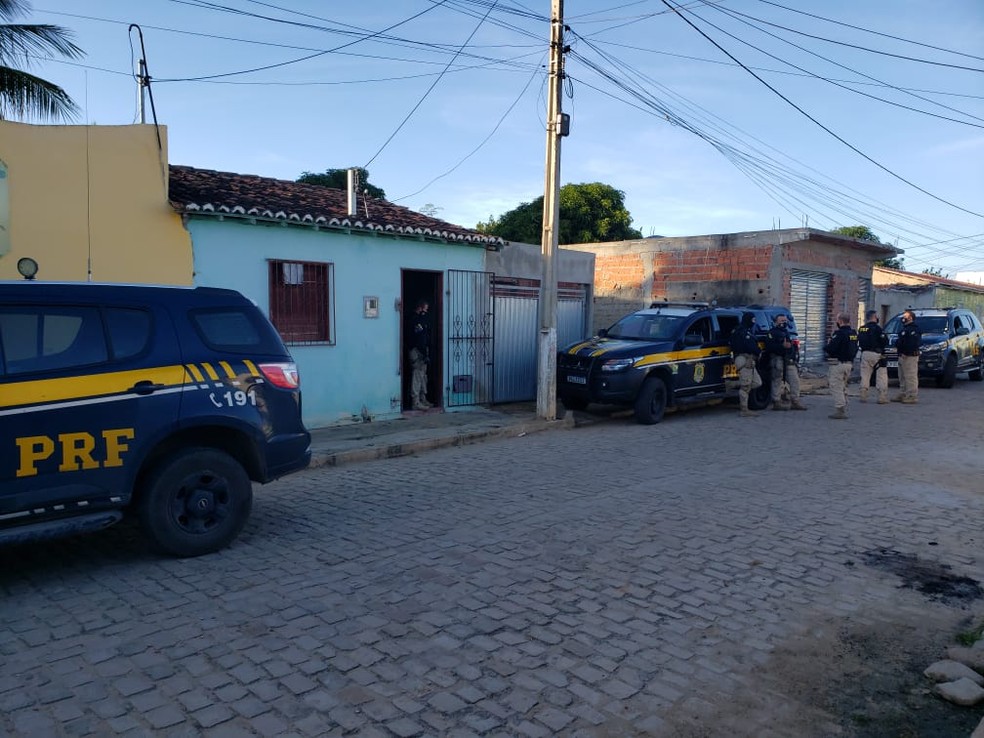 Operação cumpre mandados de prisão, busca e apreensão no norte da BA contra o tráfico de drogas. — Foto: MP-BA / Divulgação 