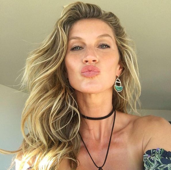 Gisele B Ndchen Faz Selfie Para Agradecer Felicita Es De Anivers Rio Vogue Gente