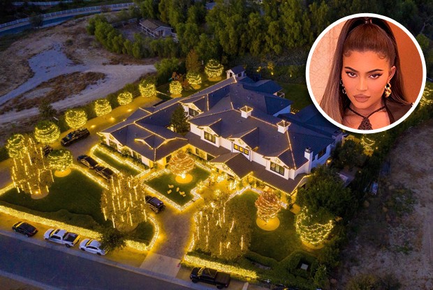 Kylie Jenner gasta quase R$ 676 mil com iluminação de Natal em mansão -  Quem | Casa dos Famosos