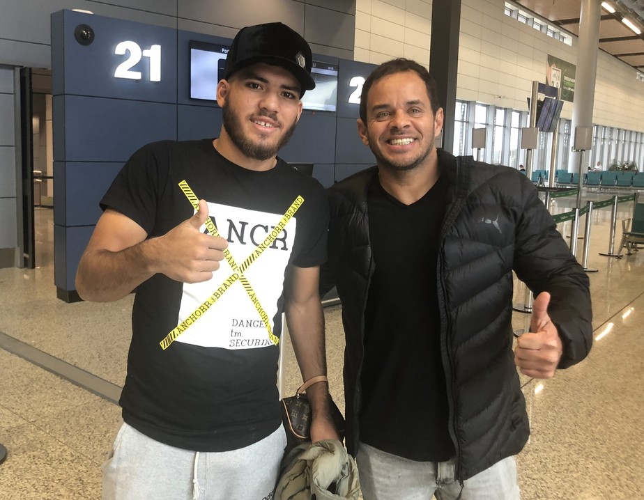 Bruno Silva, da Chapecoense, chega a BH para fazer exames ...