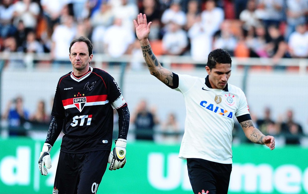 Rogério Ceni e Guerrero se enfrentaram em Majestoso do passado — Foto: Marcos Ribolli / Globoesporte.com
