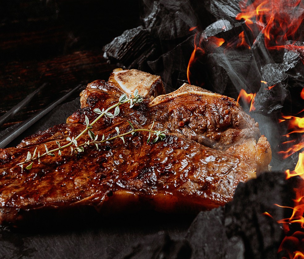 Carne na brasa — Foto: Churrascada TGS