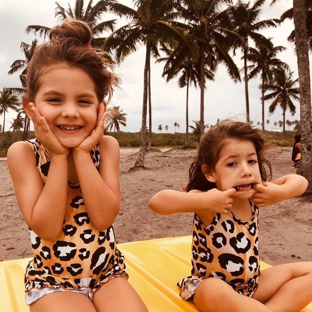 Ayra e Kyara, filhas de Kyra Gracie e Malvino Salvador (Foto: Reprodução/Instagram)