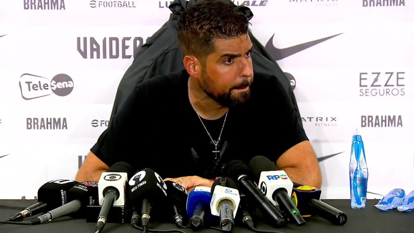 António oliveira rasga elogios a atacantes do Corinthians e enaltece promessa da base alvinegra